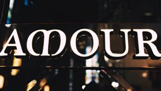 club AMOUR（クラブ　アムール）の看板およびアイキャッチ画像